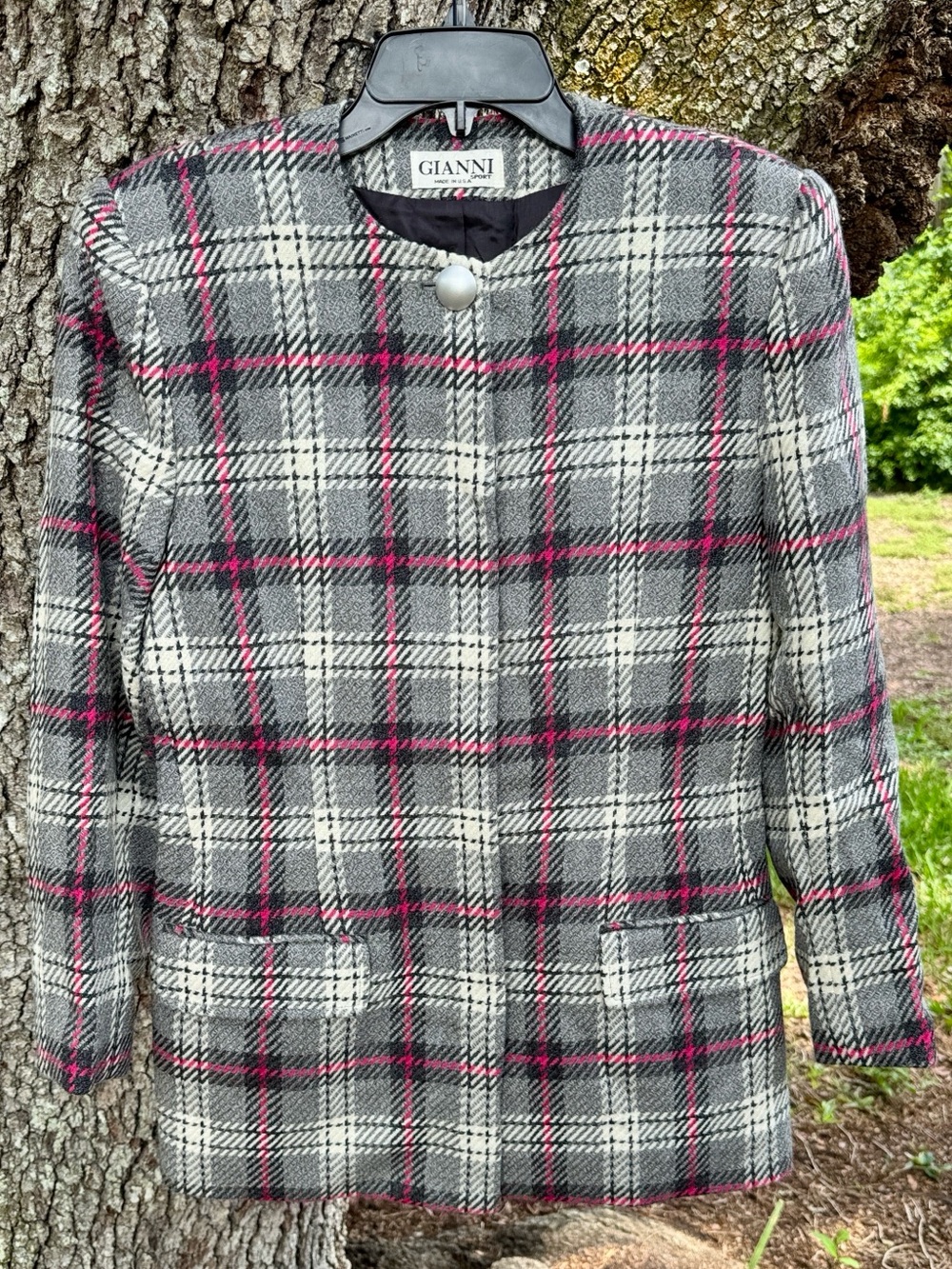 Vintage Gianni Sport 100% Pure Wool  Gray and Pink Plaid Jacket.Size 6